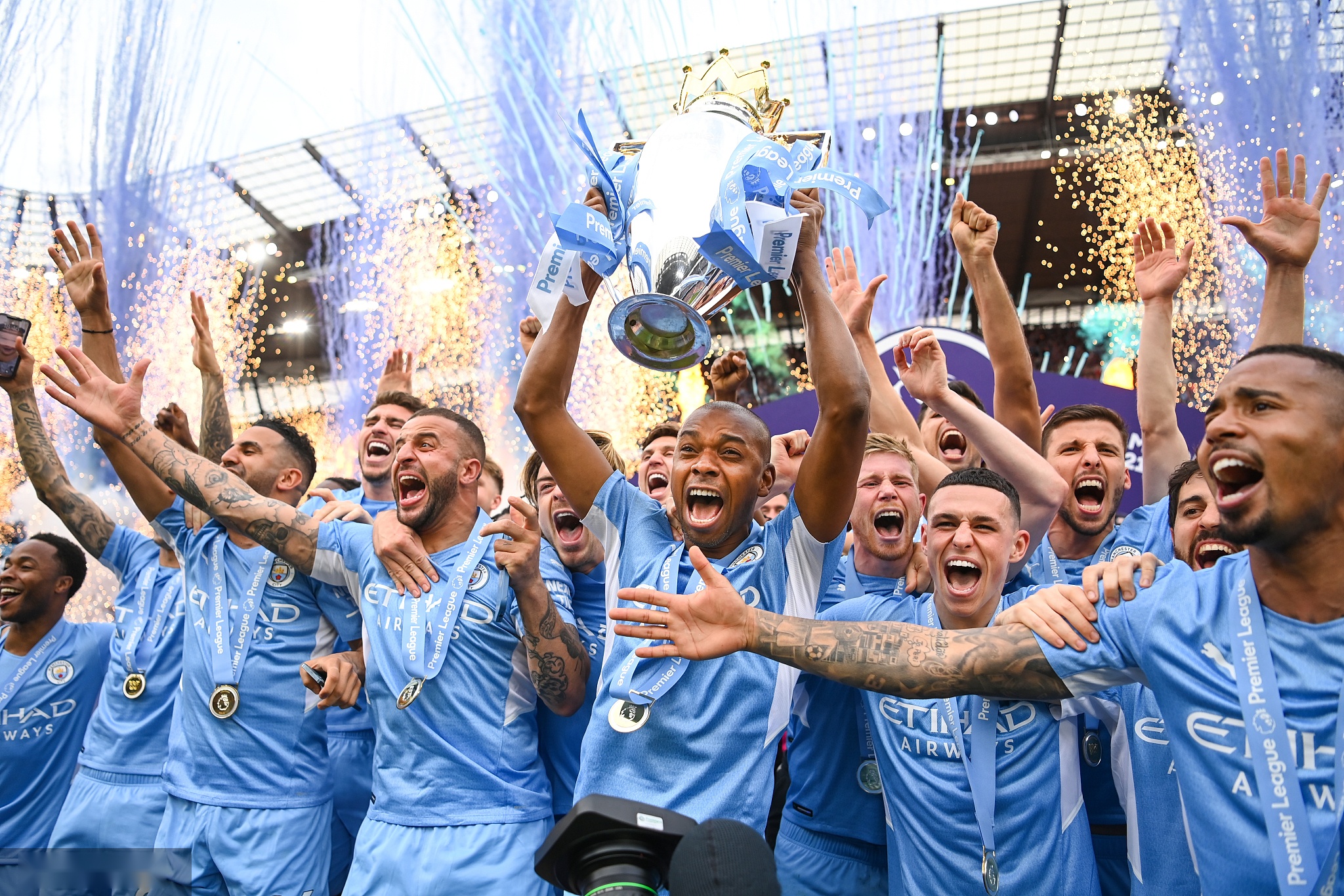 目前在英超 目前在英超